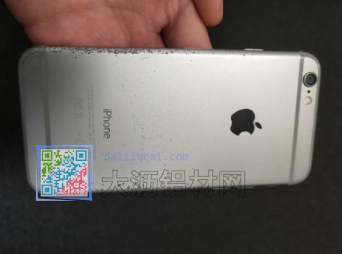 阳极氧化工艺后的苹果iphone 6手机被自然氧化