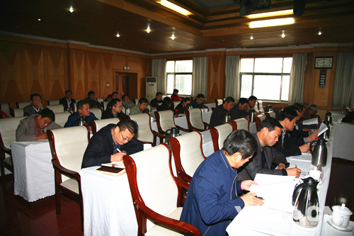 电铝公司“两学一做”学习教育工作推进会传达学习全国国企党建会精神